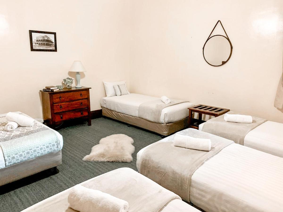 Neath Hotel Bagian luar foto