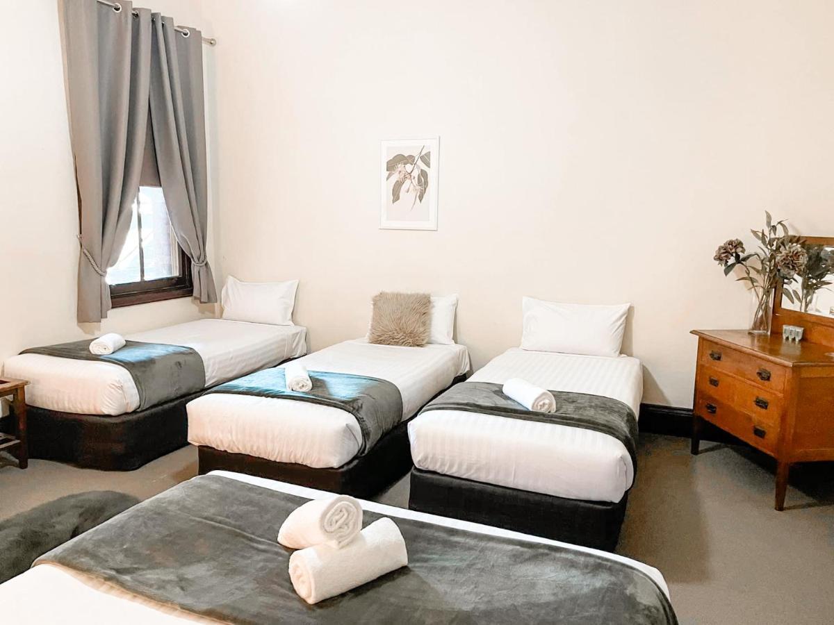 Neath Hotel Bagian luar foto