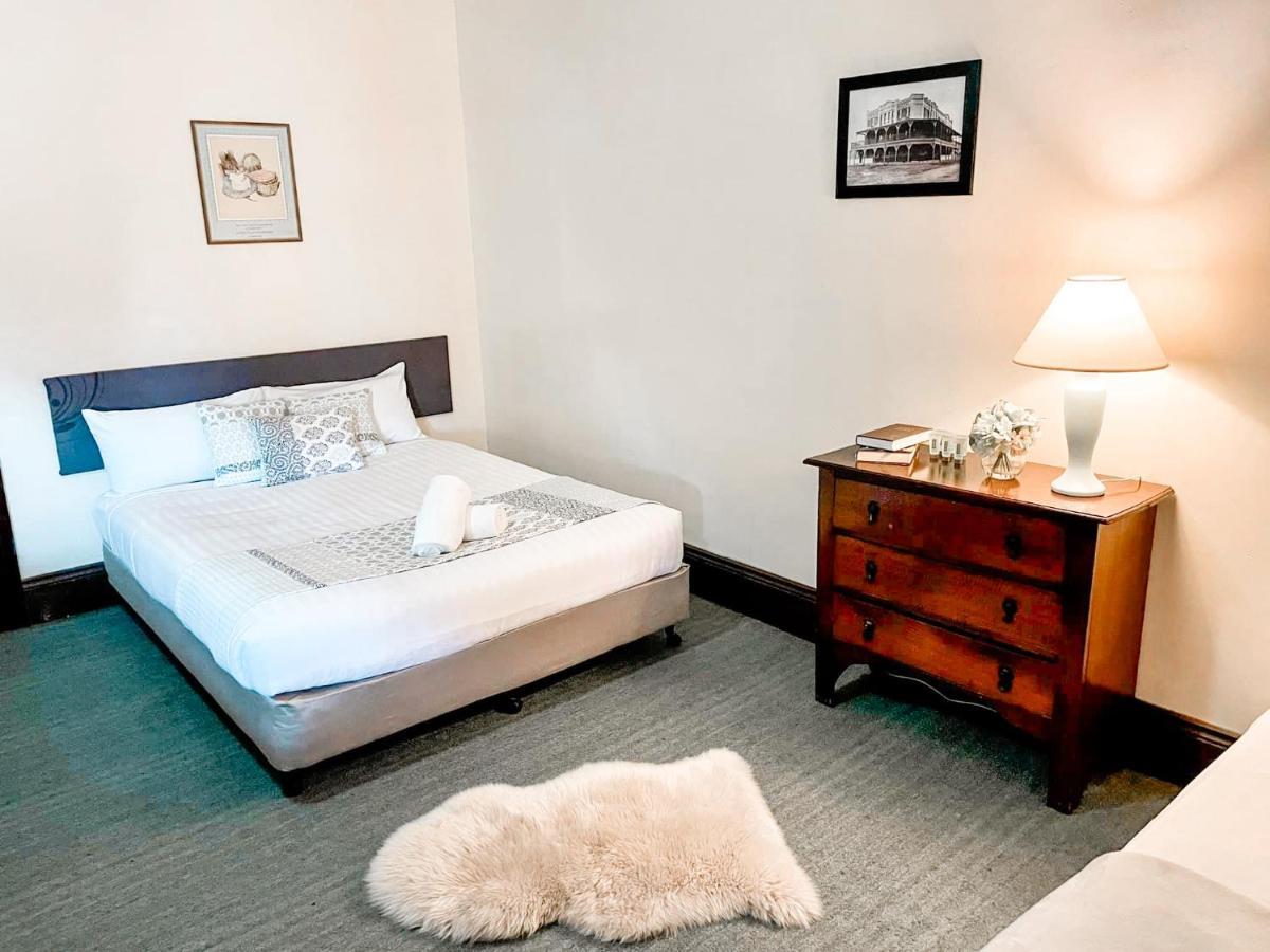 Neath Hotel Bagian luar foto