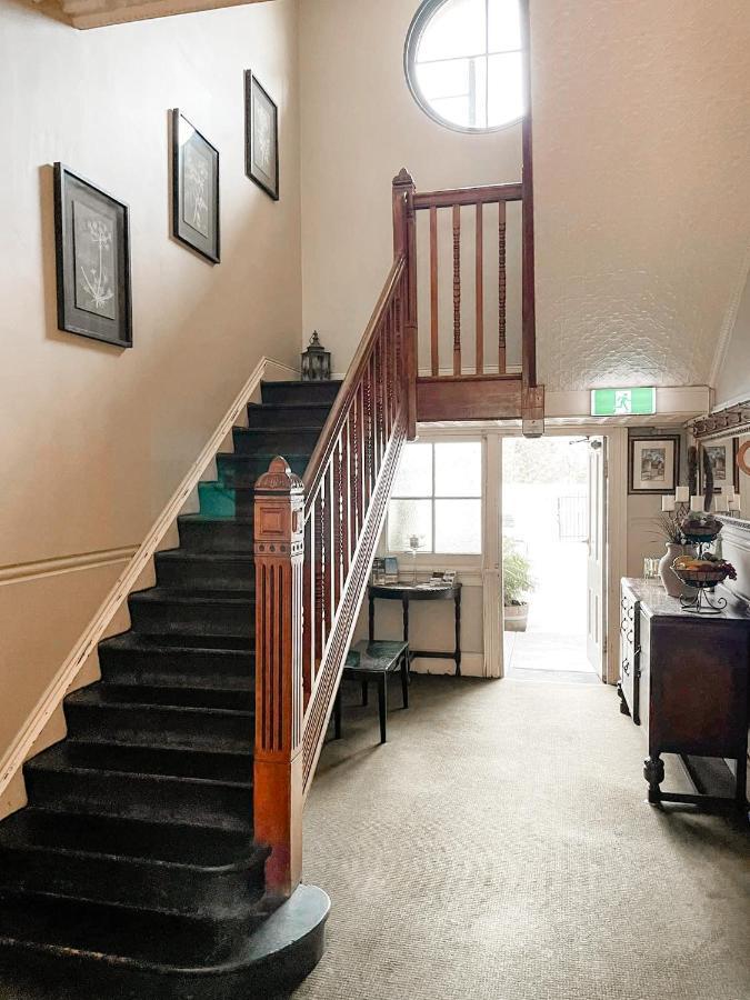 Neath Hotel Bagian luar foto