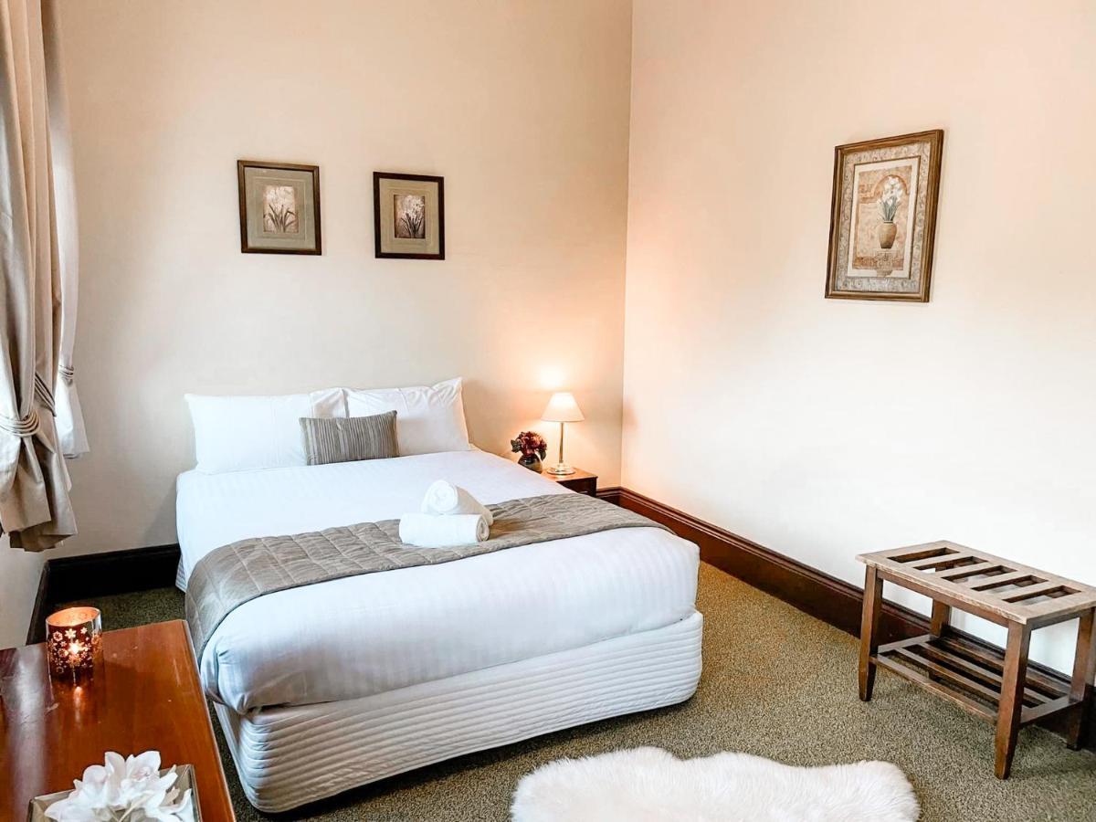 Neath Hotel Bagian luar foto