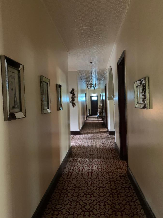 Neath Hotel Bagian luar foto