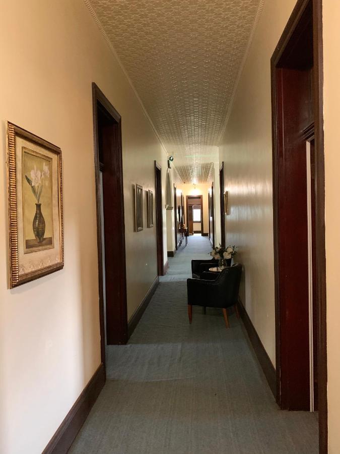 Neath Hotel Bagian luar foto